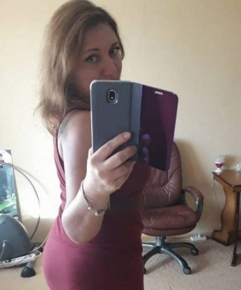 Отдаю предпочтение нежным и смелым мужчинам, готовым окунуться в мир страсти и наслаждения со мной. Мои услуги на высоком уровне – я создаю неповторимую атмосферу, где каждая минута будет цеплять тебя и твои желания будут удовлетворены в полной мере. Фото в моем профиле – это настоящая я, проверяй сам. У меня есть отличные отзывы, которые подтверждают мою опытность и умение угодить мужчине. Я знаю толк в искушении, и ты обязательно останешься доволен нашей встречей. Жду тебя в Москве, чтобы подарить тебе незабываемое удовольствие. 💋🌹 Оксана